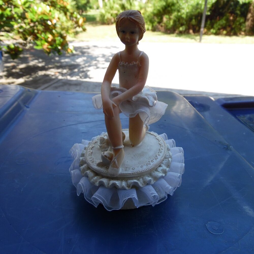 ballerina thing keepsake box?